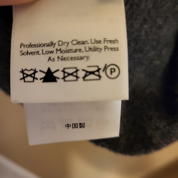 Eddie Bauer. Merino/silk sweater vest with argyle detail. Grey/black. Sm petit - Picture 5 of 7